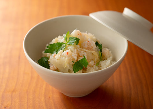 茅乃舎だしのだし炊きごはん　カニ缶、ガリ、三つ葉