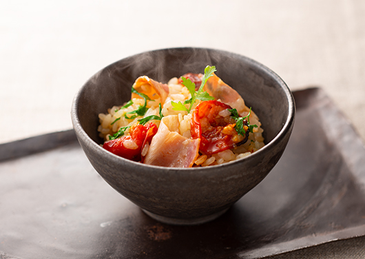 ベーコンとセミドライトマトのだし炊きごはん