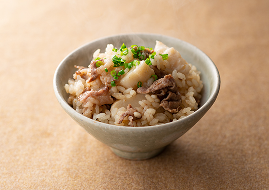 野菜だしのだし炊きごはん　牛肉と里芋と青ねぎ