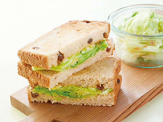 付け合わせや、パンに挟む具材に 春キャベツのオイル蒸し