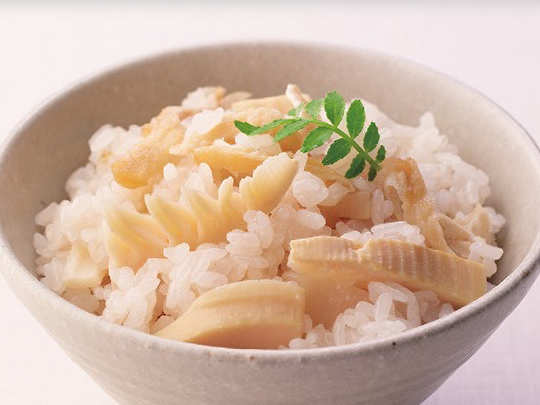 油揚げのコクも楽しむ 筍ごはん