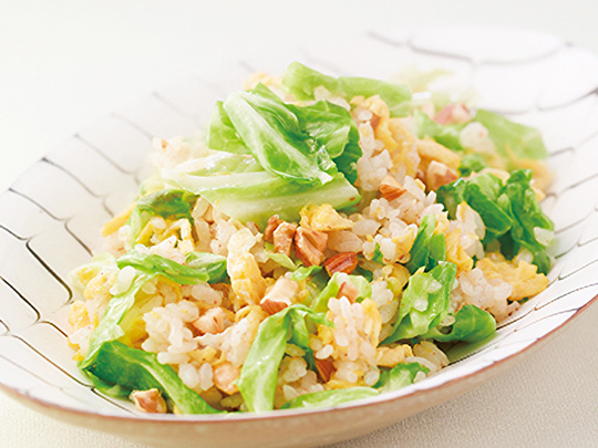 カロリーも糖質も控えめ ヘルシー炒飯